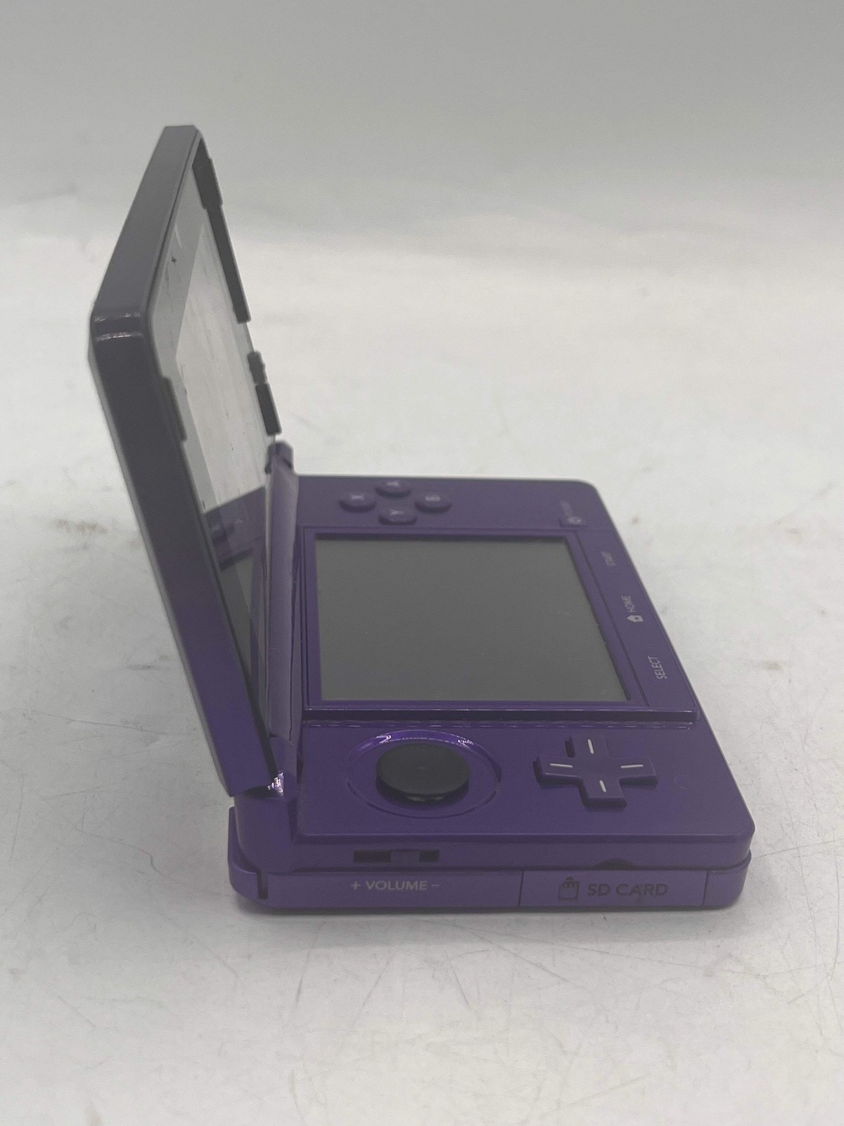 Nintendo 3DS CTR-001 Handheld Game Console 2011 Purple