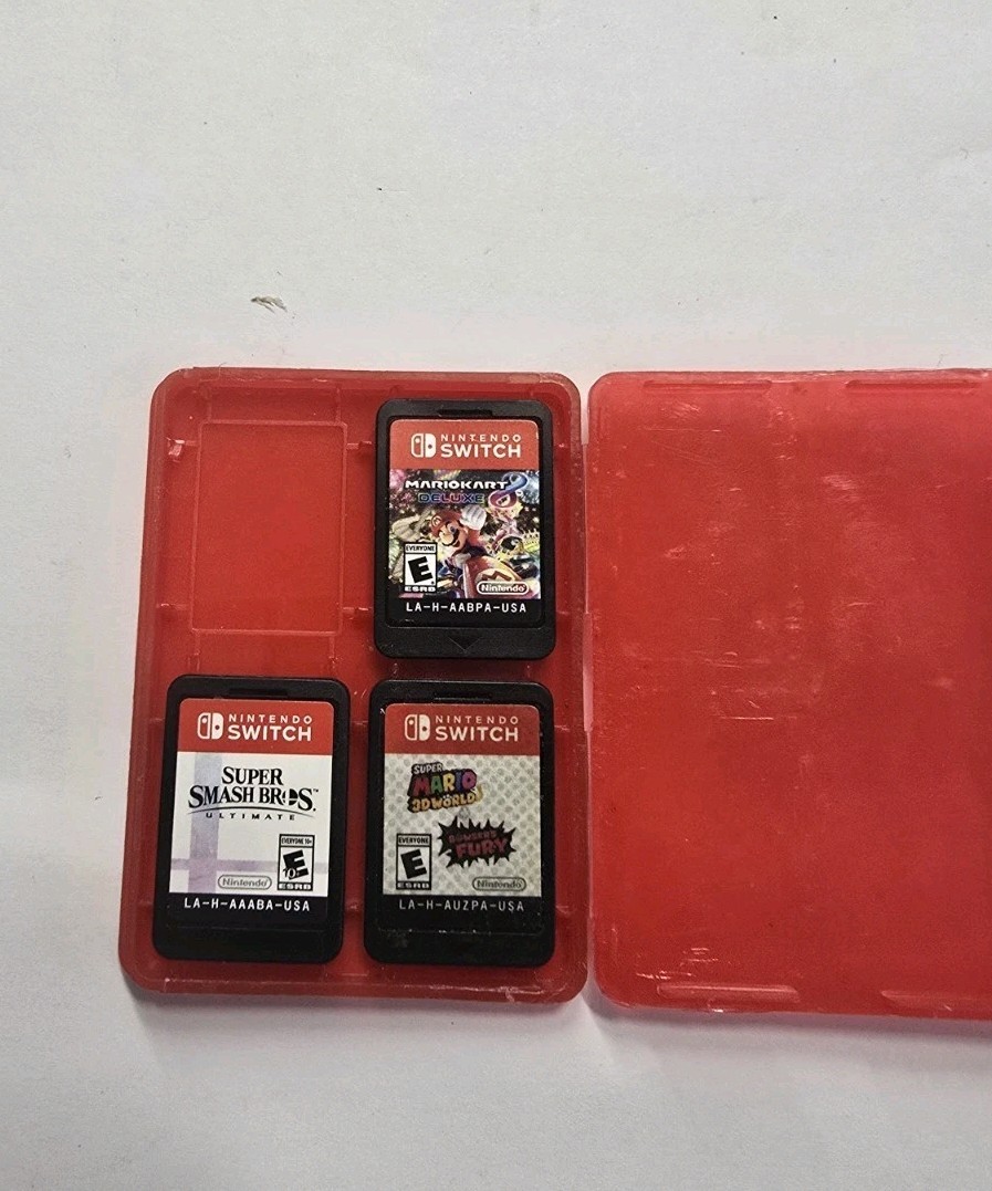 Nintendo HAC-001 32GB Switch Console Looks Good Works Great 3 Games FREE SHIPPIN