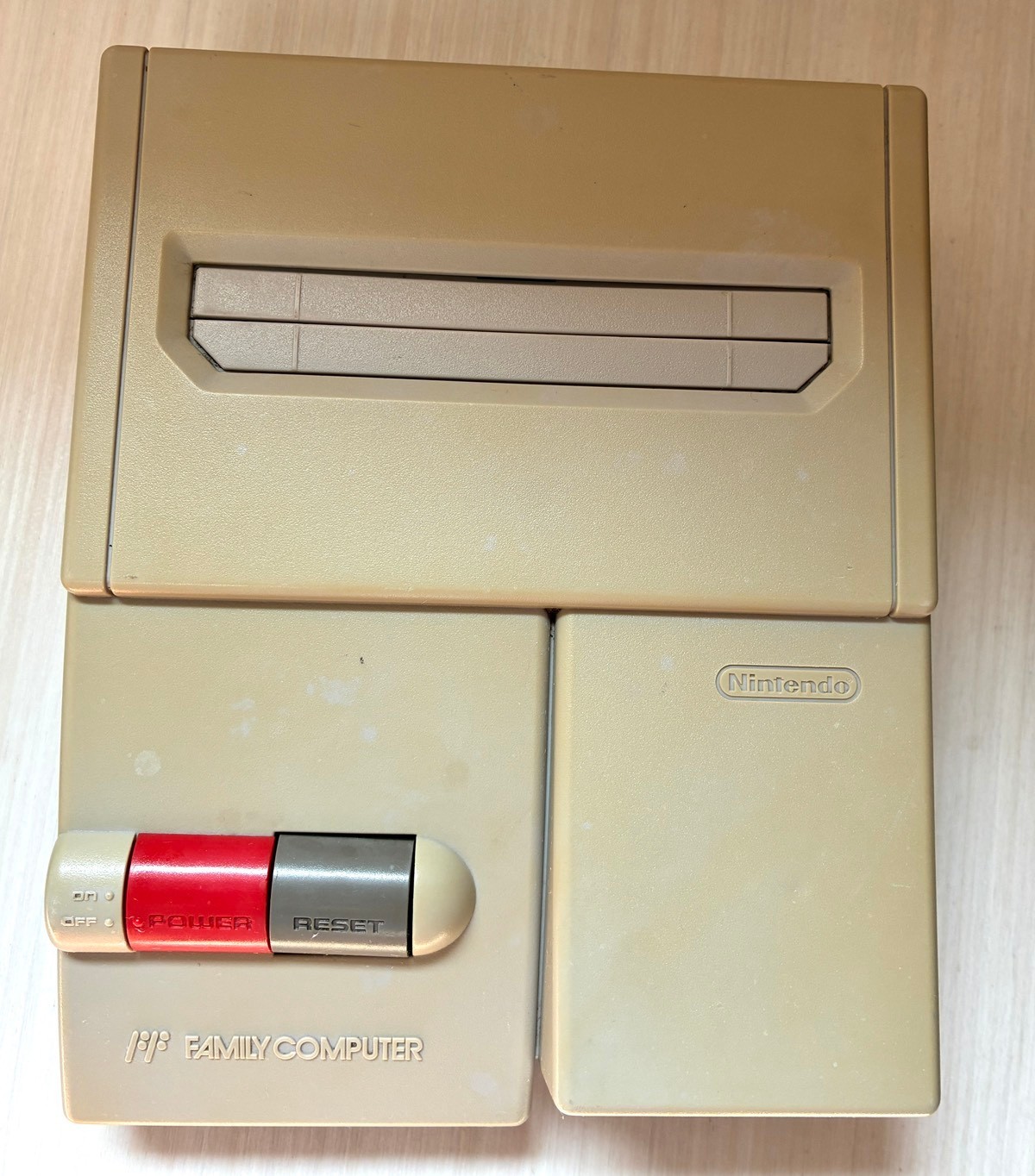 Nintendo New Famicom AV Family Computer HVC-101 Tested with two controllers