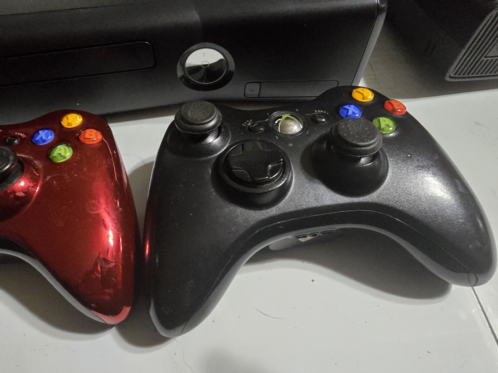 MICROSOFT XBOX 360 SLIM – CONSOLE W Cables/ 2 Contr. 320GB HDD TESTED WORKING