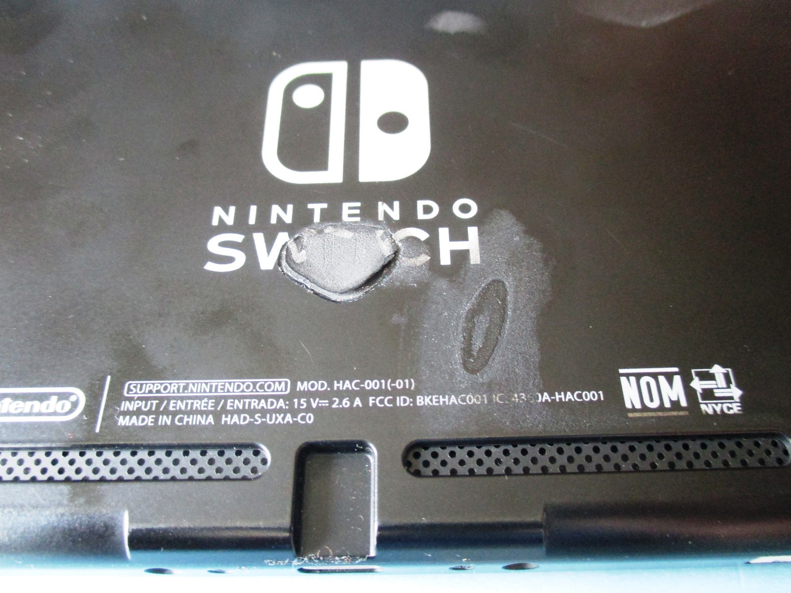 Nintendo Switch System 32GB Console w/Gray Joy-Cons +Charger + Dock & Extras