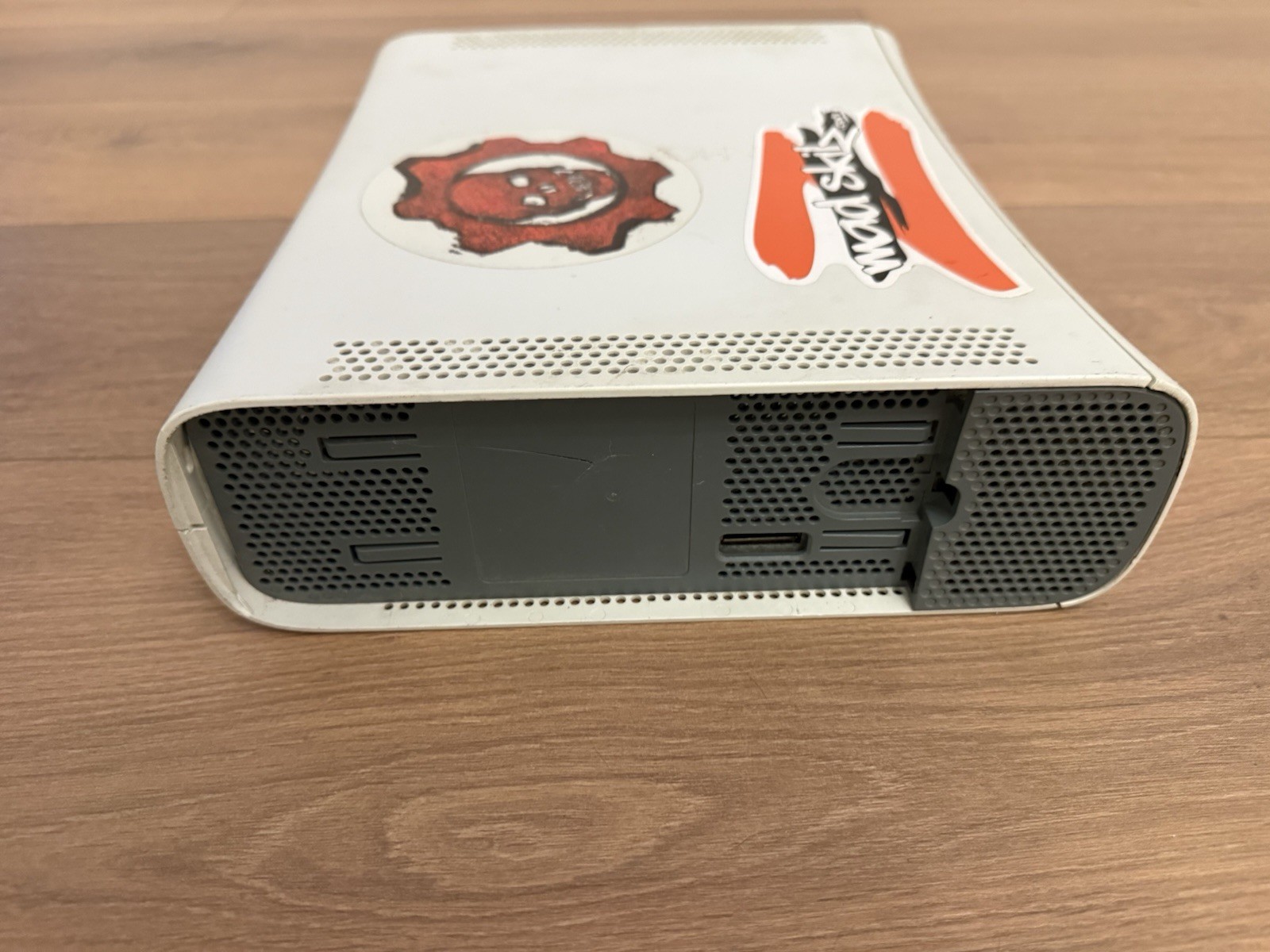Microsoft Xbox 360 White Console FOR PARTS REPAIR AS IS Broken Disc Tray