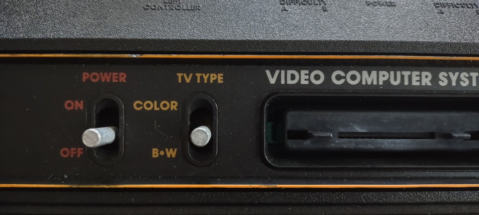 Atari 2600 Vintage Game Console Woodgrain Complete and with Adapter and 3 Games