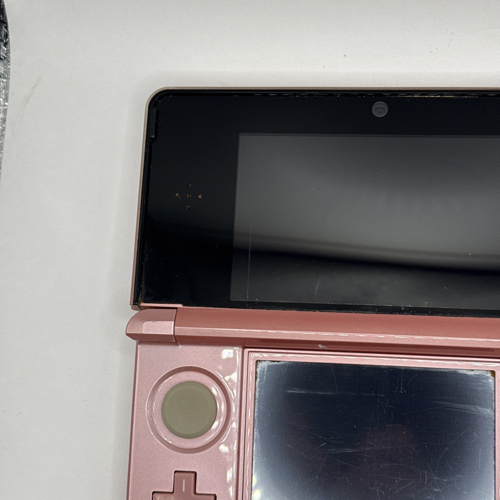 Nintendo 3DS Console (Pearl pink Edition) W/ 2GB SD Card and Case – TESTED