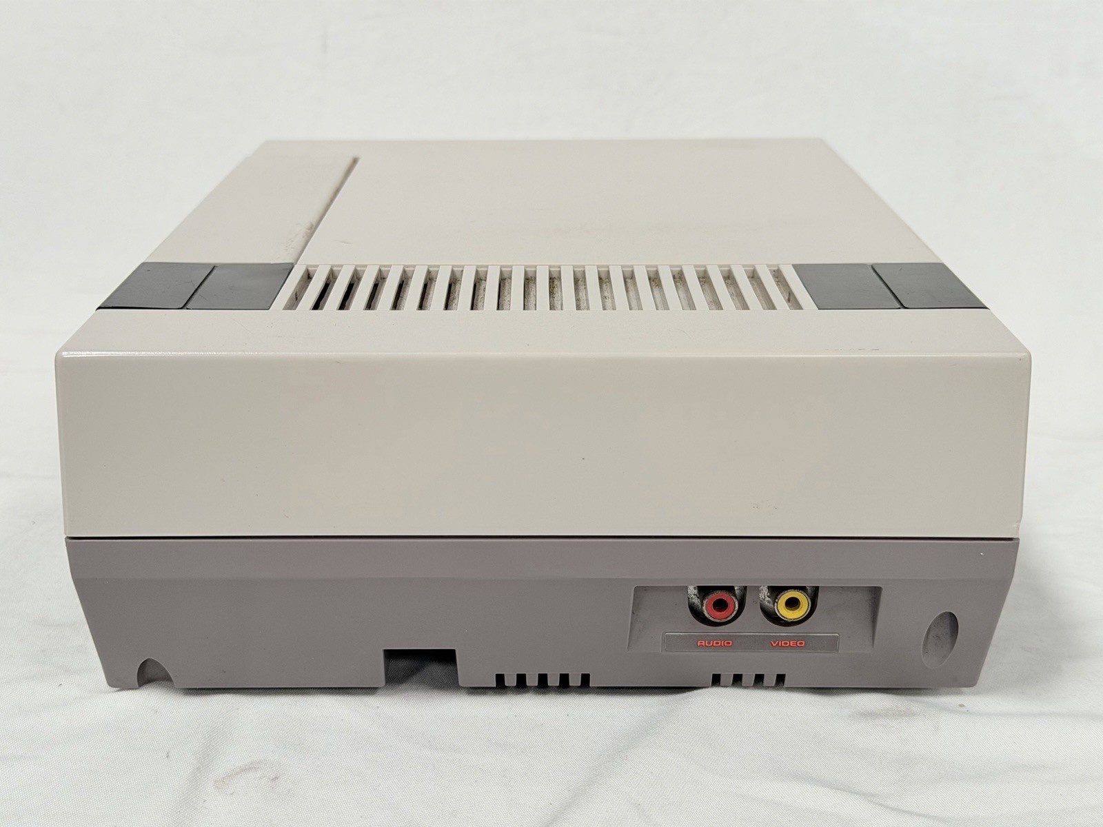 Nintendo Entertainment System NES Console – Complete OEM – Tested & Working
