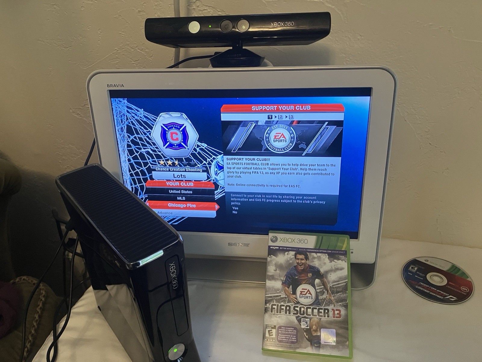 Microsoft Xbox 360 S #1439 250GB Console Bundle 6 Games, Kinect & OEM Controller
