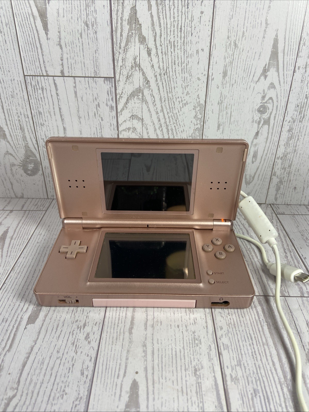 Nintendo DS Lite 4GB Pink UG530495314 Works Great Brand New Battery