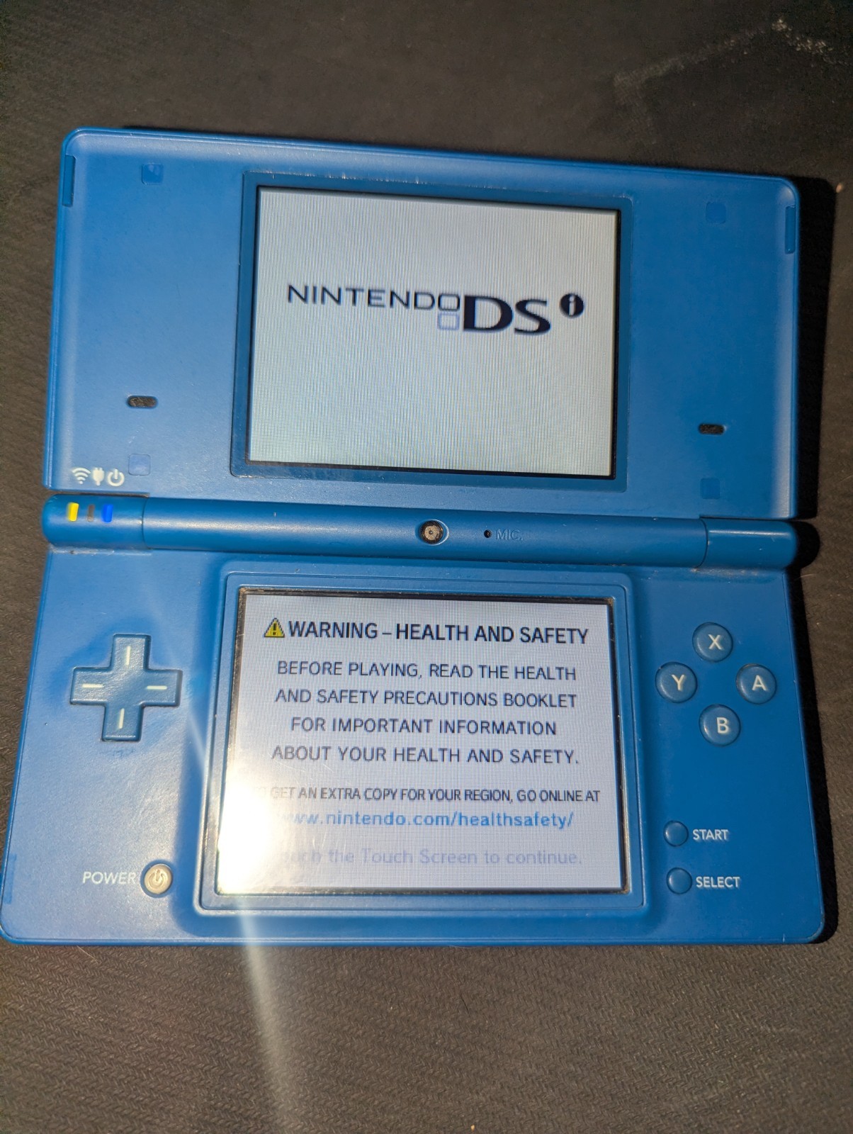 nintendo dsi blue console Read The Description