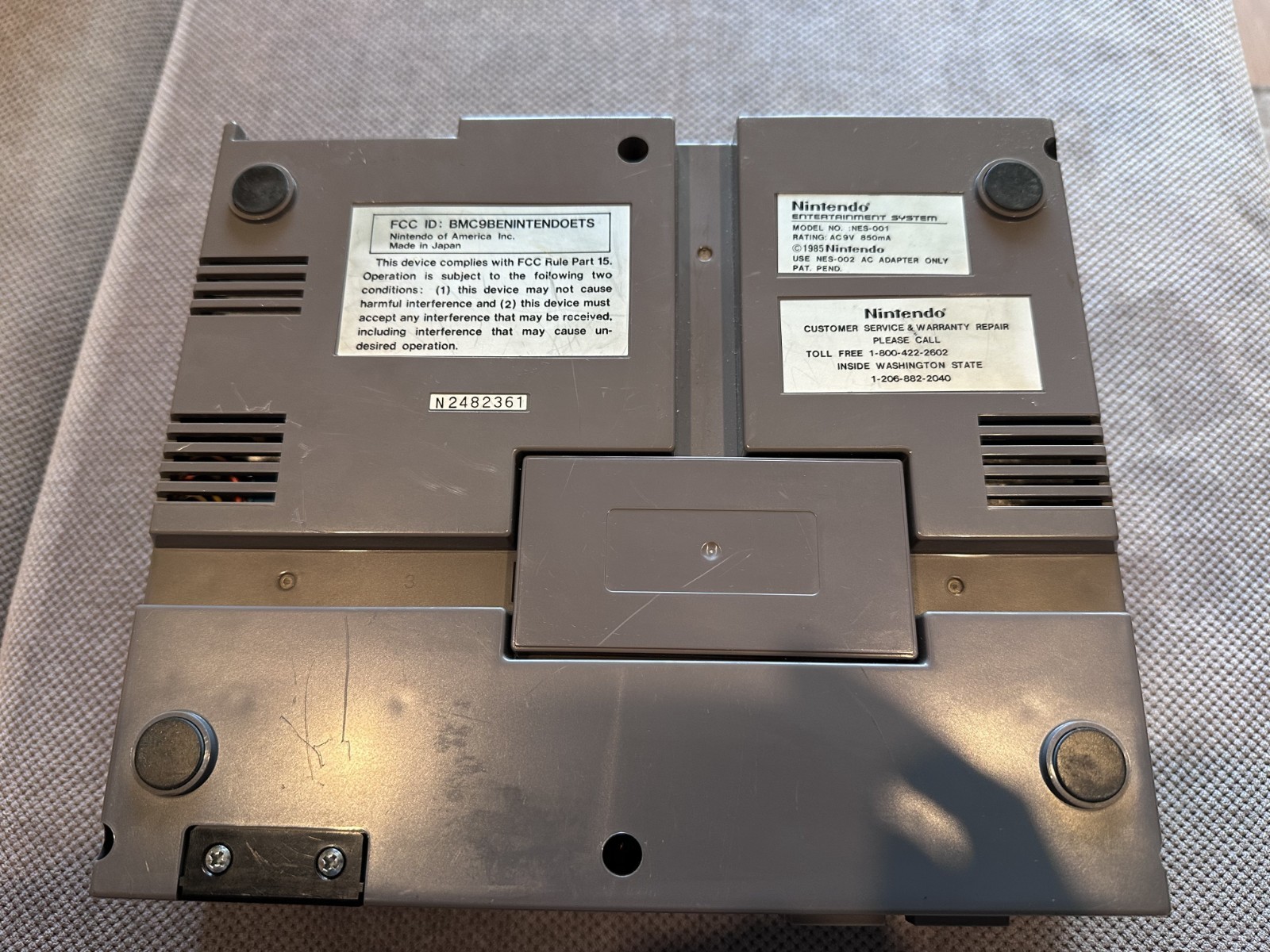 Nintendo Entertainment System NES Console – Gray (NES-001) Unknown/Parts