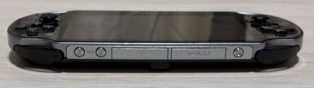 Excellent Sony PlayStation PS Vita PCH-1000 Crystal Black w/charger