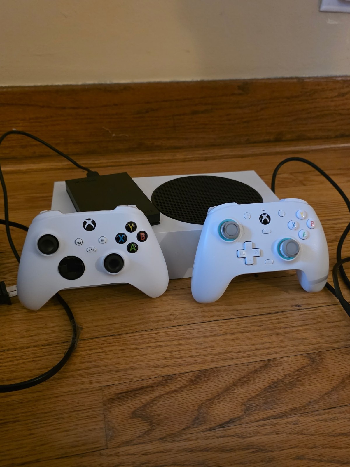 Microsoft Xbox Series S 512GB White w/ Power Supply & 2 Controllers 4K Wi-Fi