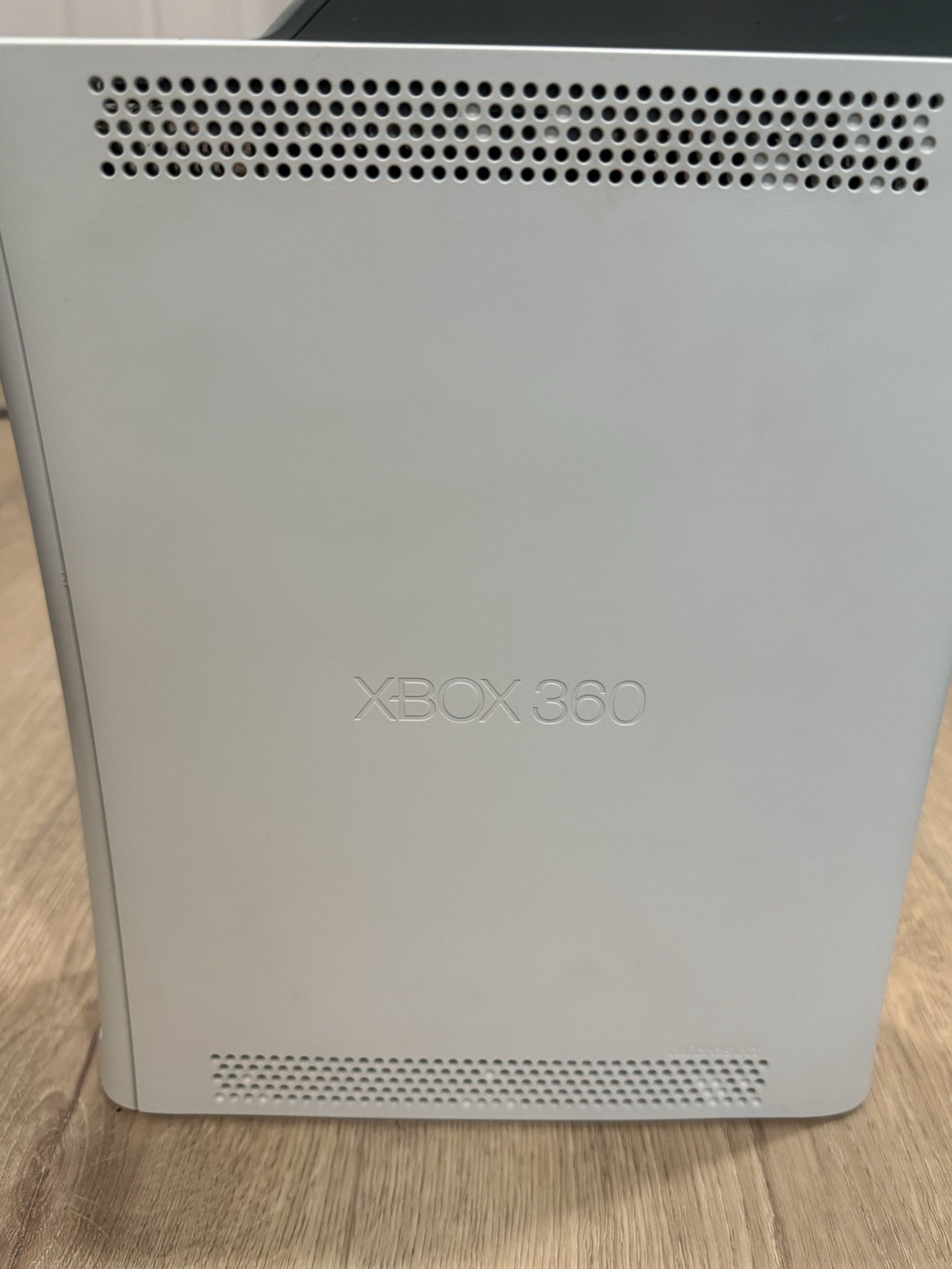 Microsoft Xbox 360 White Home Console 20GB Hard Drive NTSC-U/C (US/CA)