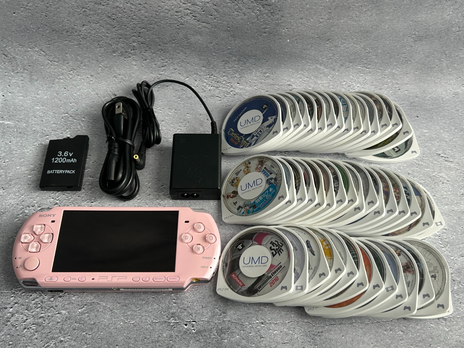 Sony PSP-3000 Console / battery＋charger＋memory stick random 3 games from US