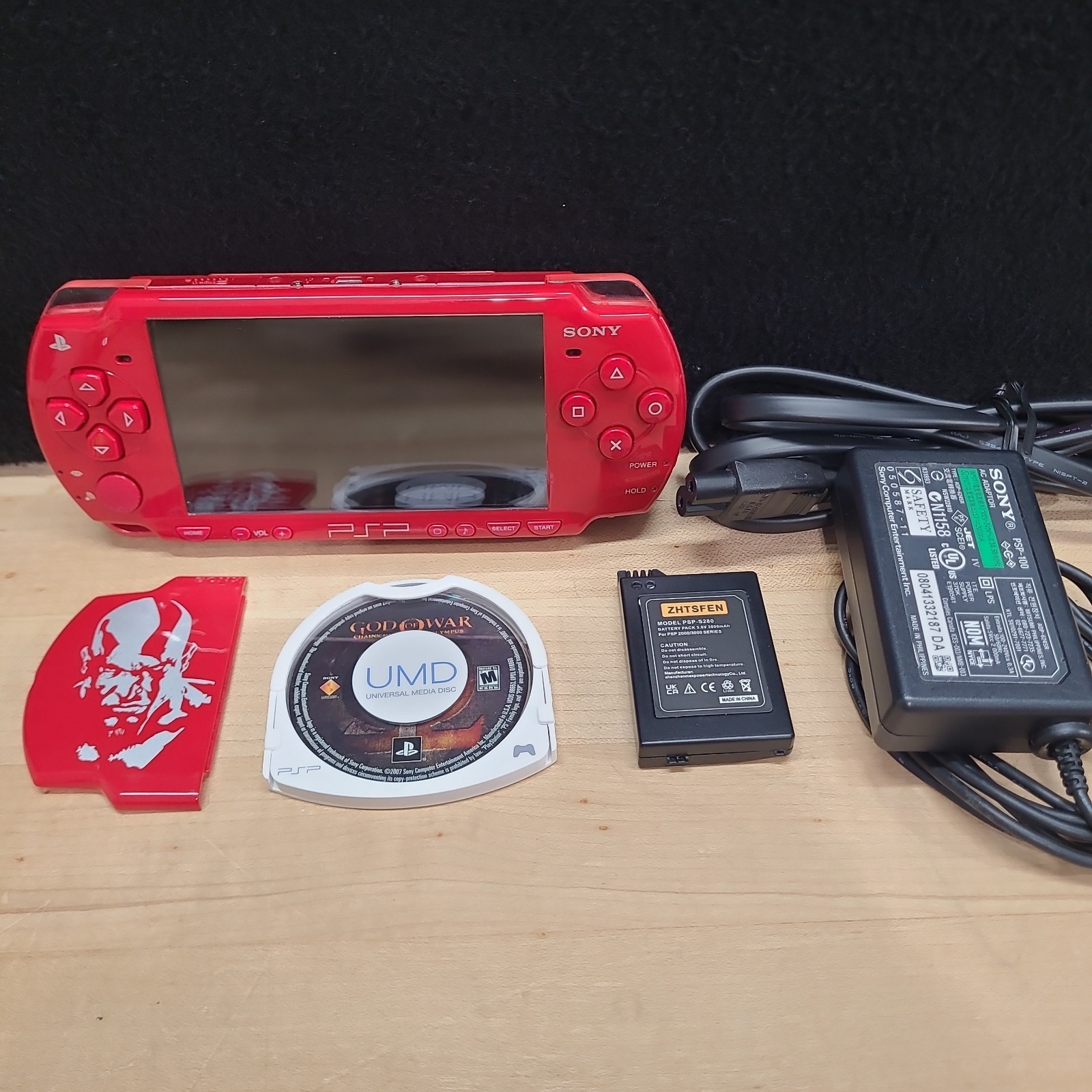 Sony PlayStation Portable PSP-2001 God of War Edition Red Console W/Game New Bat