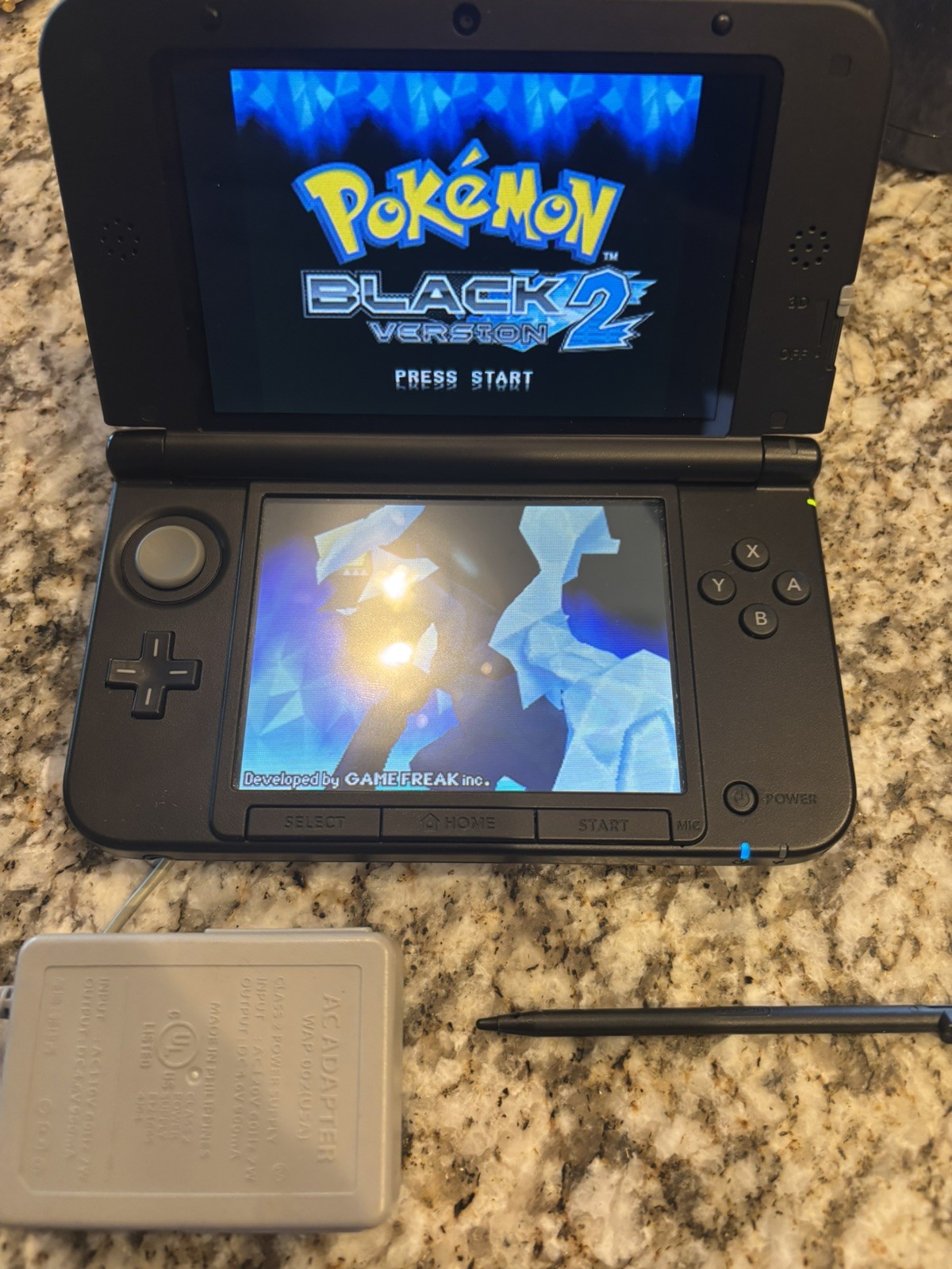 Nintendo 3DS XL Blue/Black Handheld Console 4GB Wi-Fi NTSC-U/C SPR-001 Bundle