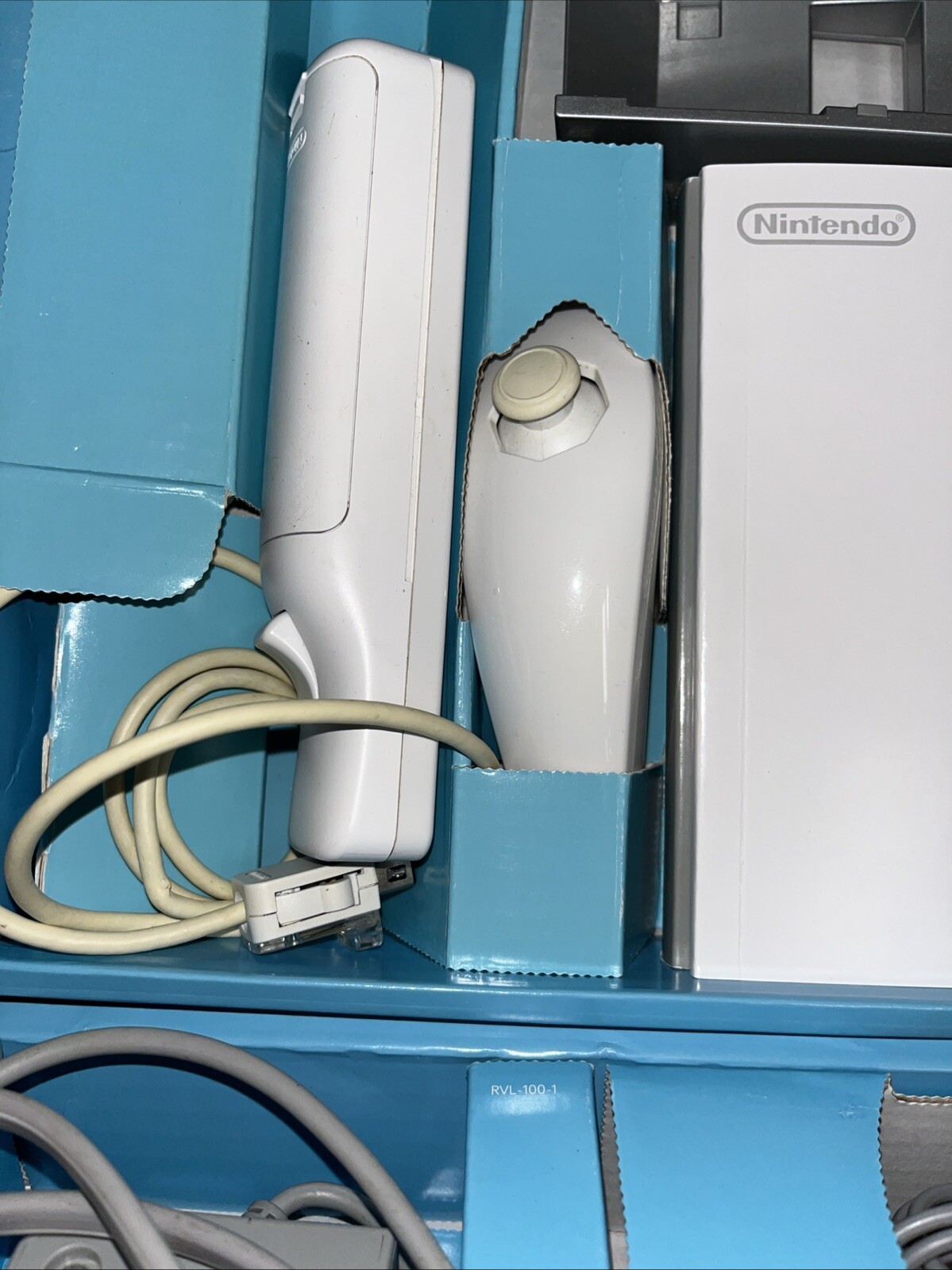 ❤️NINTENDO Wii HOME CONSOLE COMPLETE WITH NO GAMES. TESTED. RVL-001 WHITE W/ BOX