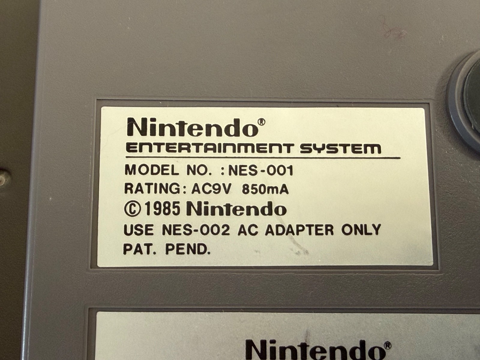 Vintage 1985 Nintendo NES-001 Console 2 Controllers Zapper Gun Games & MORE