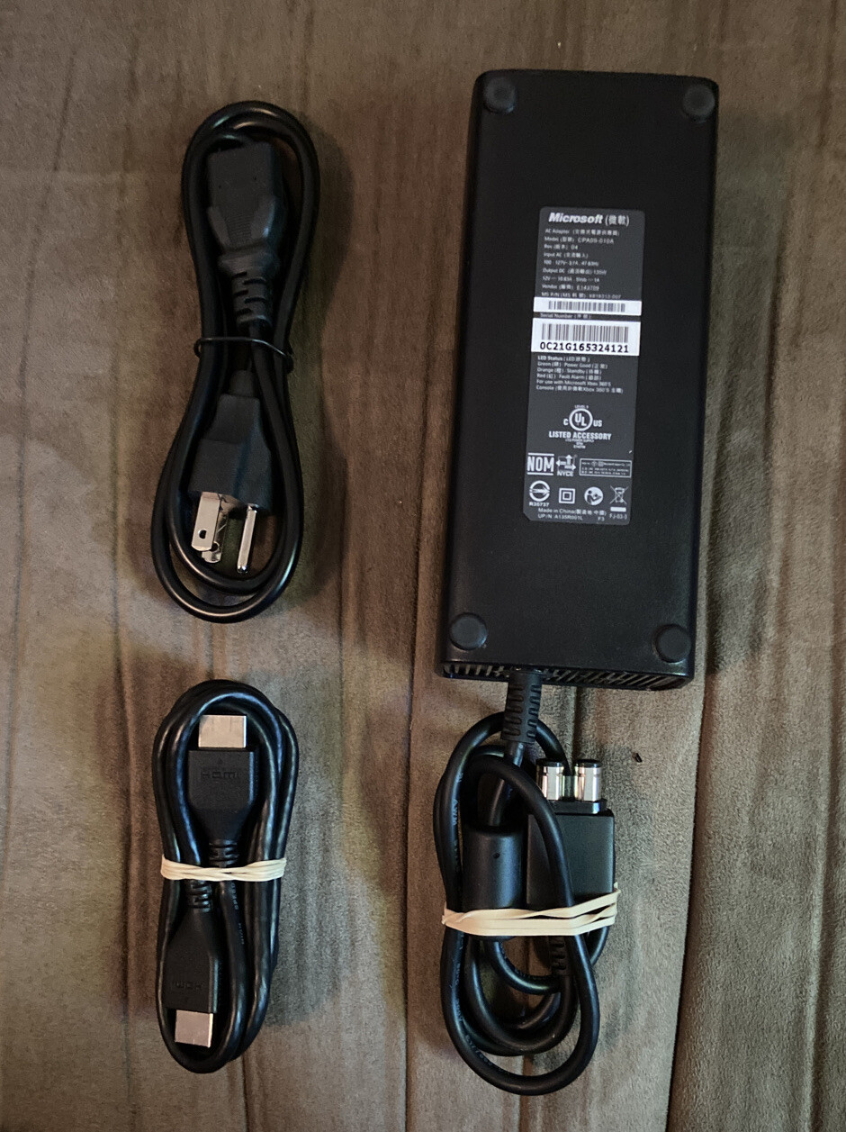 Official Microsoft Xbox 360 S Black Slim Console & Wires! ~ Works Great! ~ LQQK