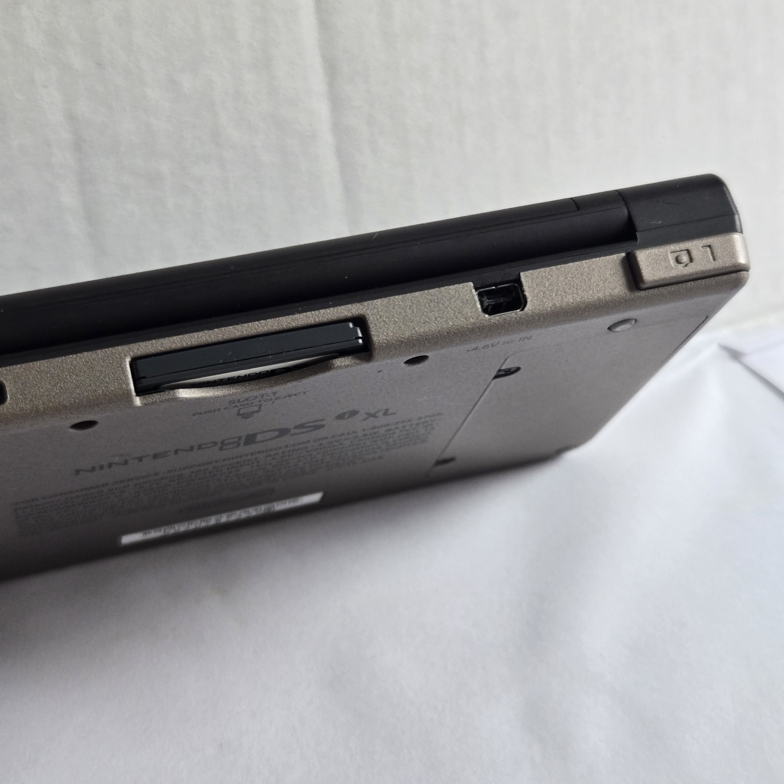 Nintendo DSi XL Bronze/Black Handheld Console Wi-Fi UTL-001 NTSC-U/C