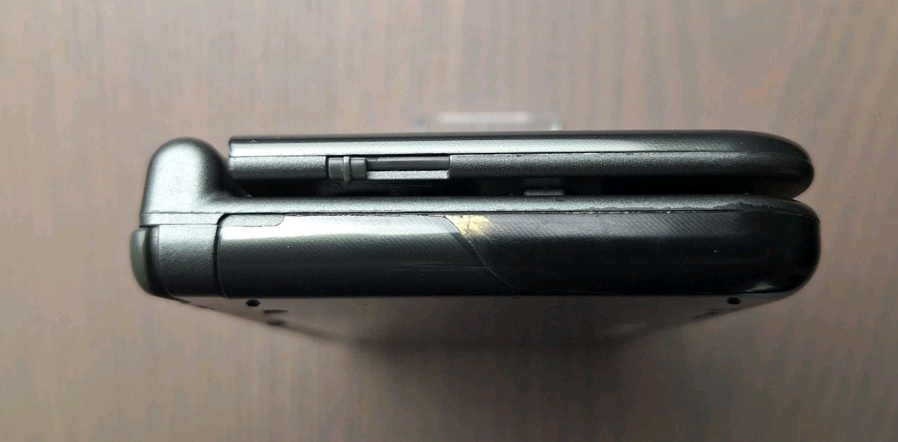 New Nintendo 3DS XL Metallic Black | Charger 32GB SD Card | REGION FREE TOP IPS