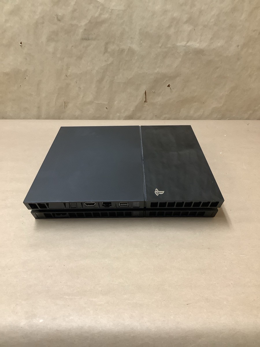 PS4 GAMES SONY CUH-1115A, #MB262009322; SONY PS4 WITH ONE CONTROLLER (189563-2)