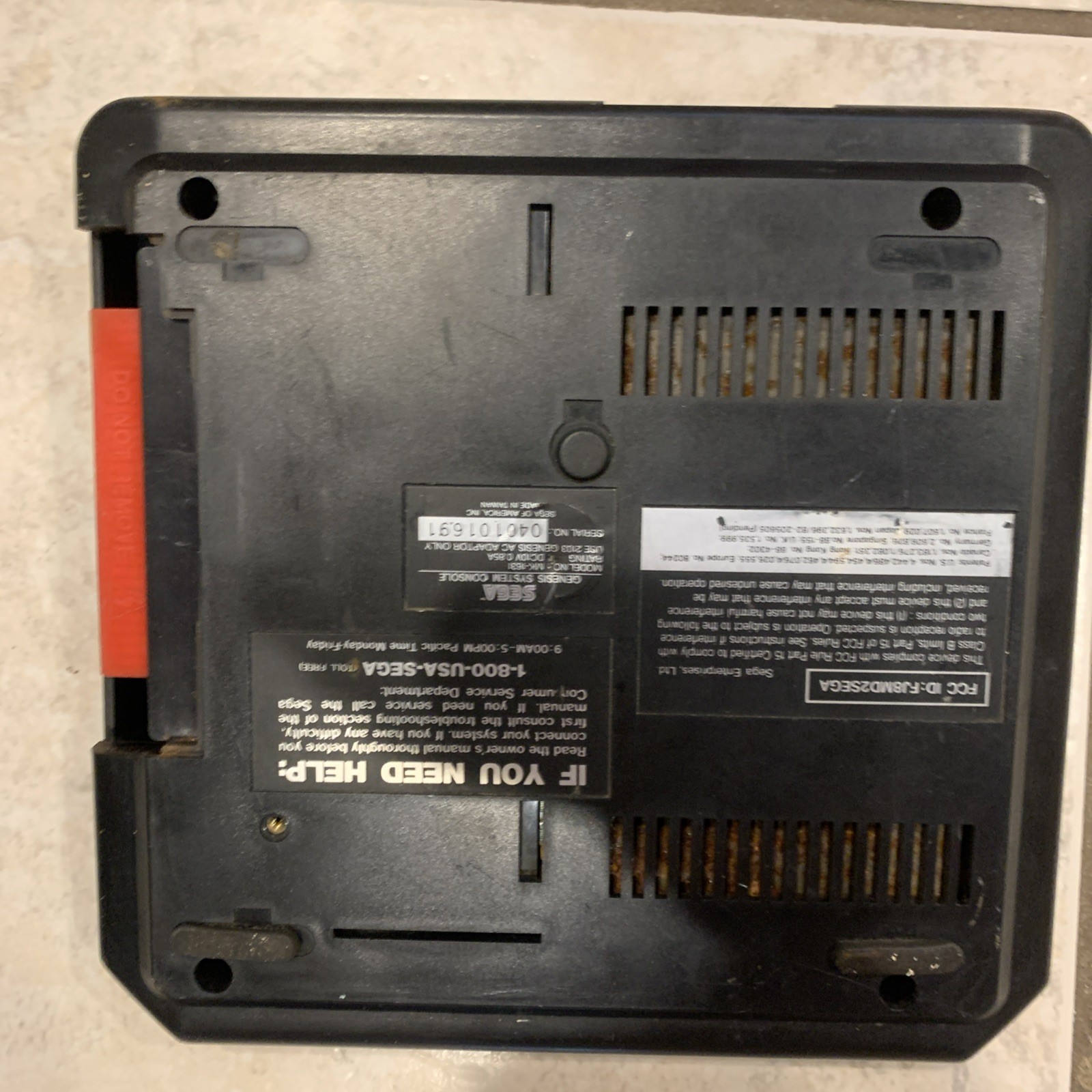SEGA Genesis Console MK-1631 ONLY – FOR PARTS or REPAIR No Accessories