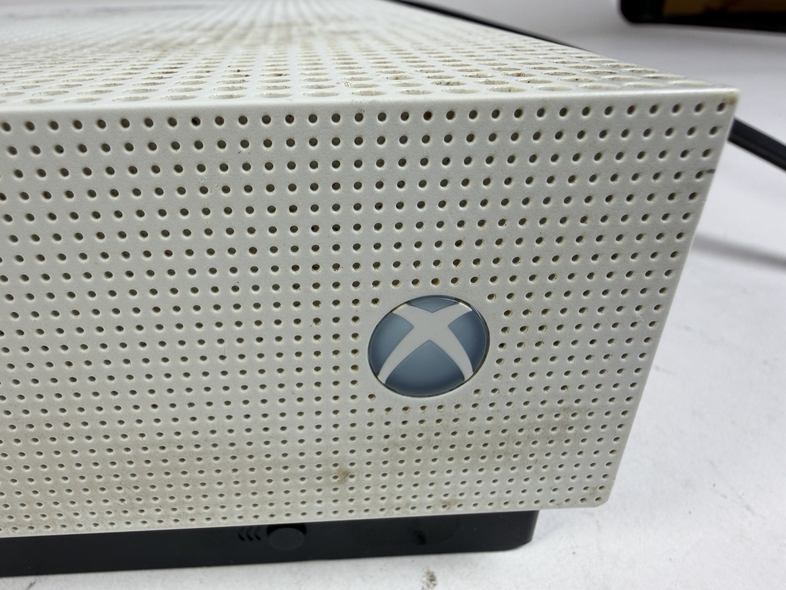 Microsoft Xbox One S 1TB Console Gaming System Only White 1681