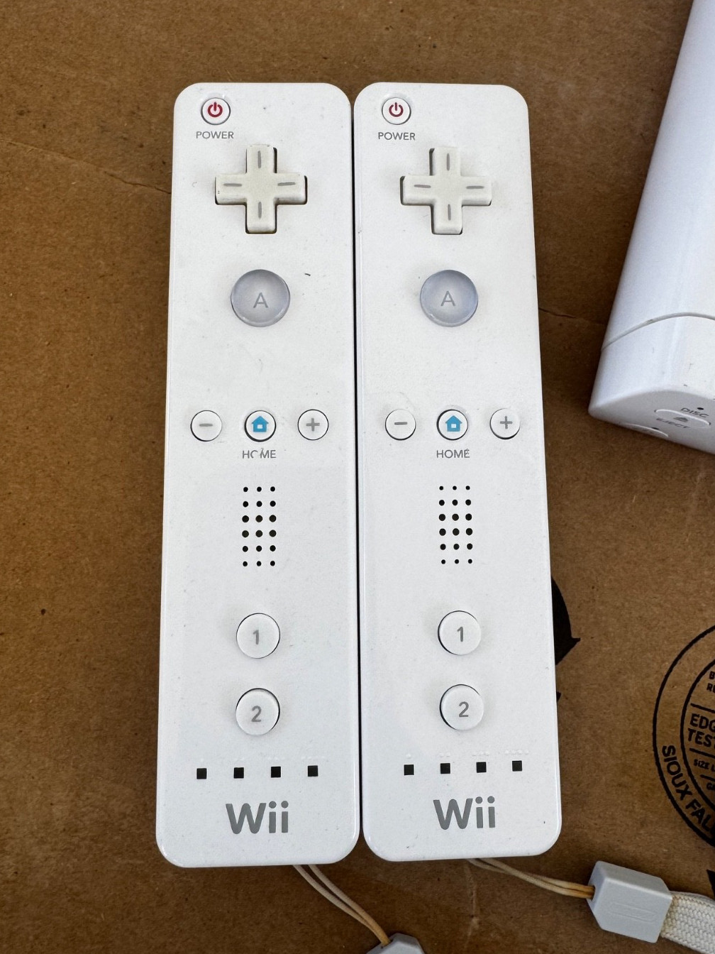 Nintendo Wii U 8GB Console Bundle – White (Model WUPSWAAB) – Tested & Working