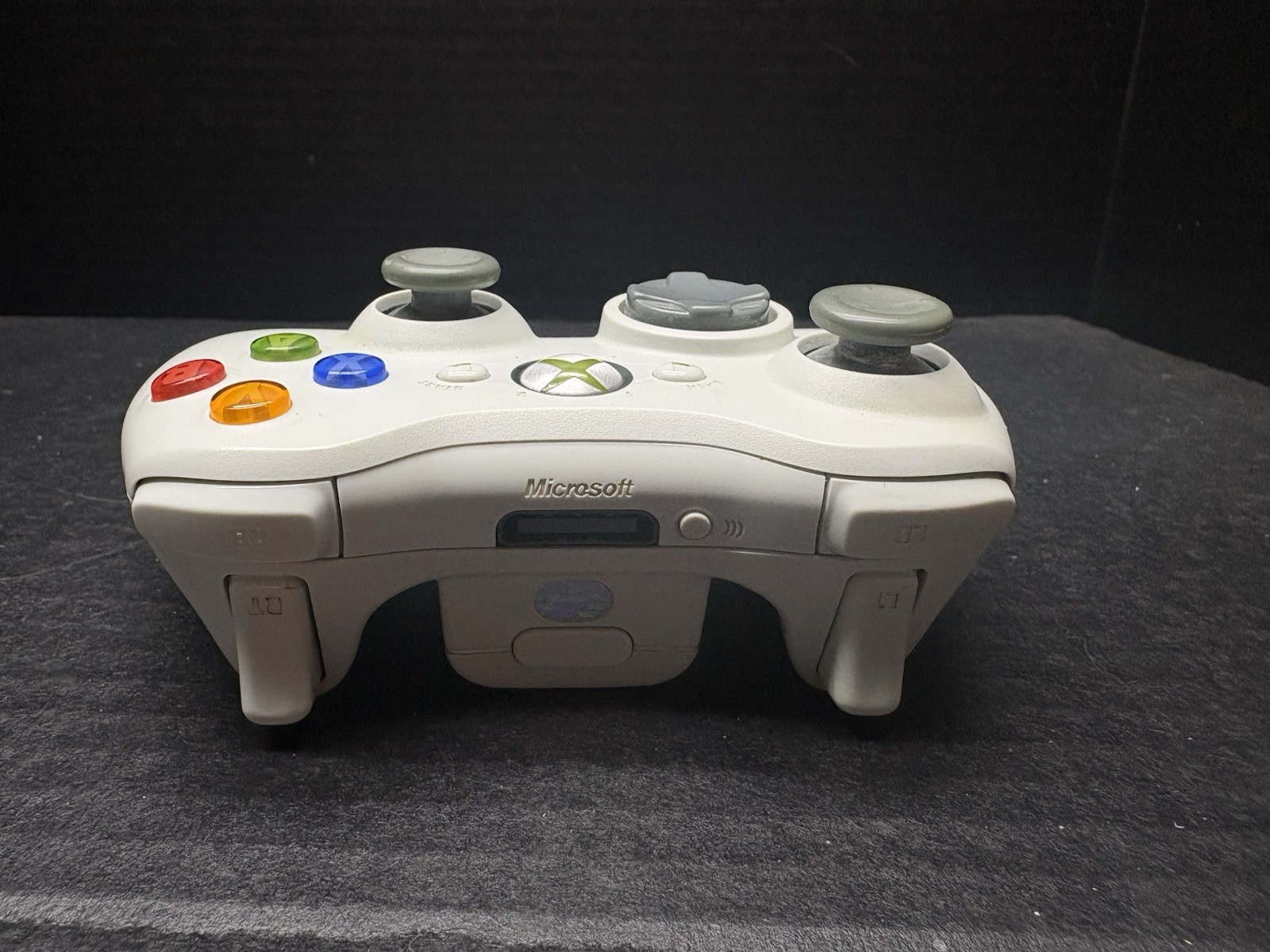 Xbox 360 Go Pro White Console w/AV Cable Controller Power Supply & Original Box