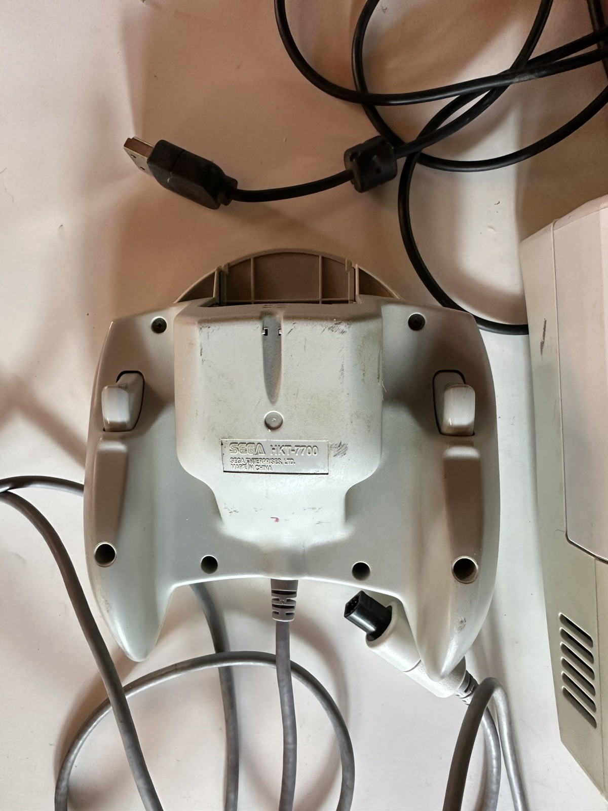 Sega Dreamcast HKT-3020 With Controller, Memory Card And Cable