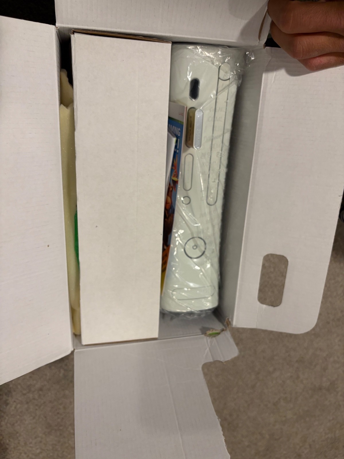 BRAND NEW Xbox 360 Arcade Console 256MB – Never Used – Original Packaging!