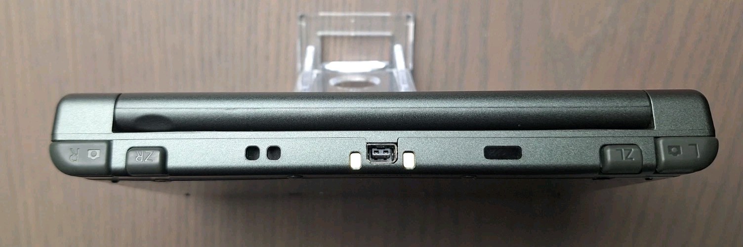 New Nintendo 3DS XL Metallic Black | Charger 32GB SD Card | REGION FREE TOP IPS