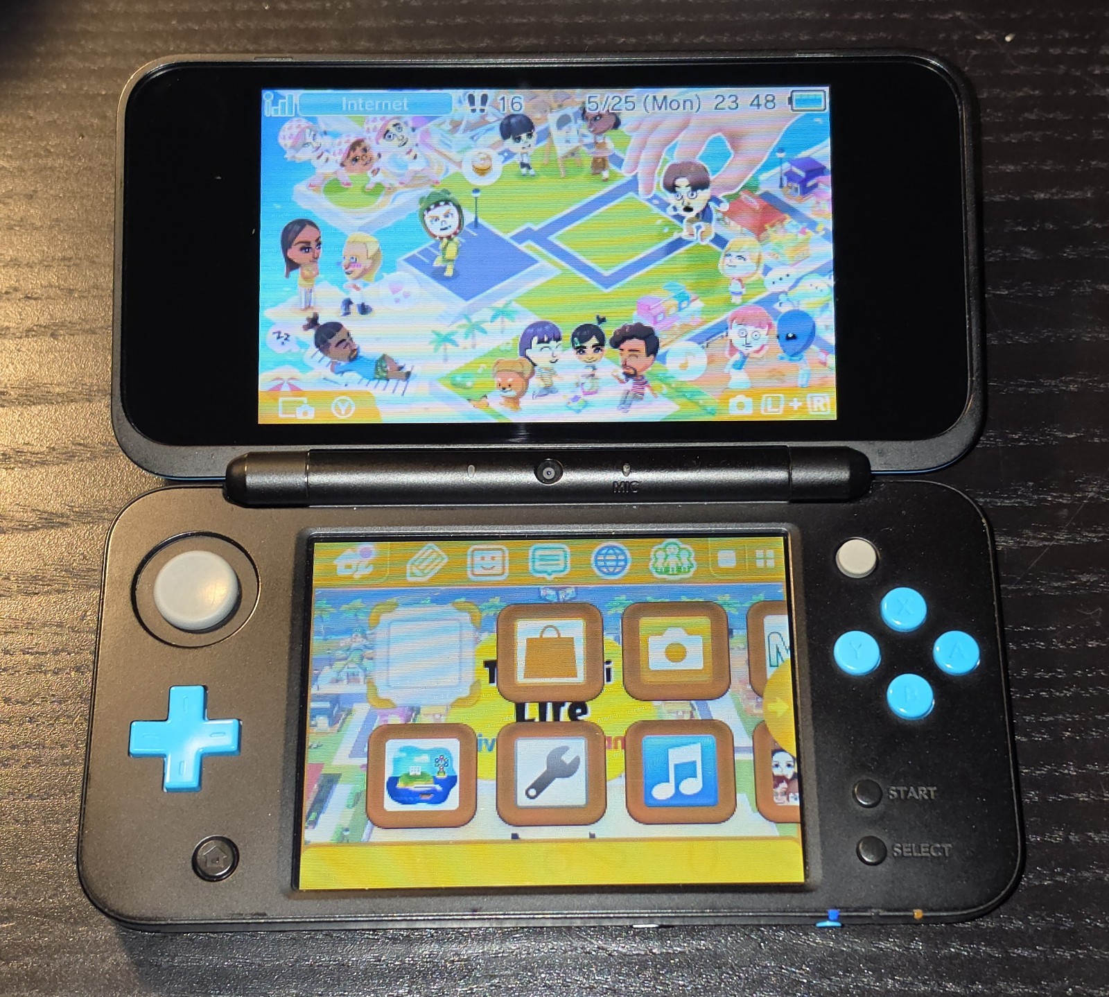 New Nintendo 2DS XL System (W/Box W/4 Games) -Tested & Working- !!READ!!