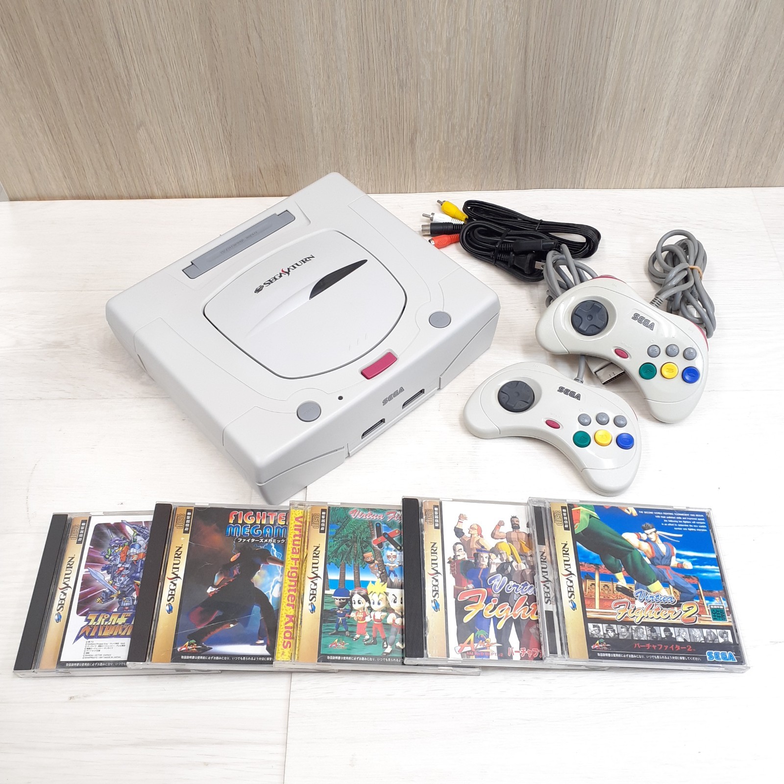 Sega Saturn Console Japan White bundle with 2 Controllers & 5 Games Virtua Fight