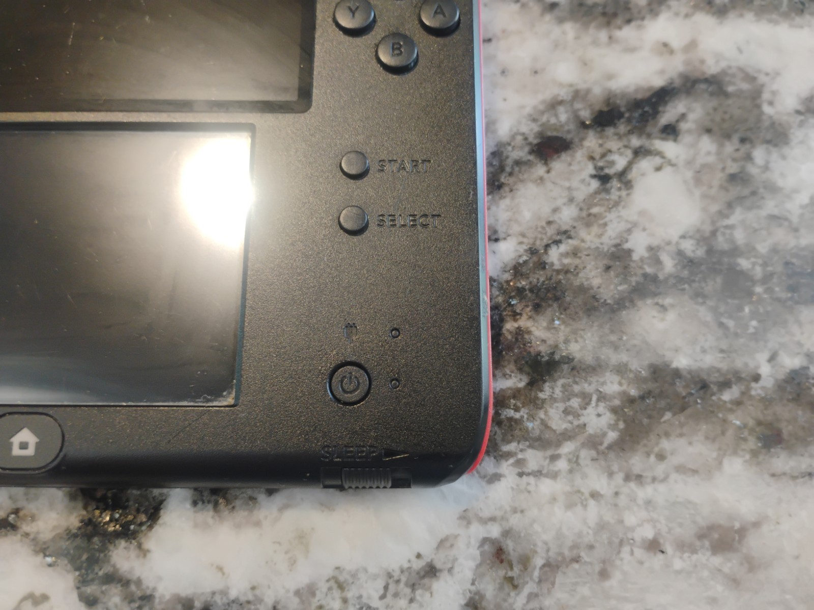 Nintendo 2DS – Tested And Working – Bad volume knob
