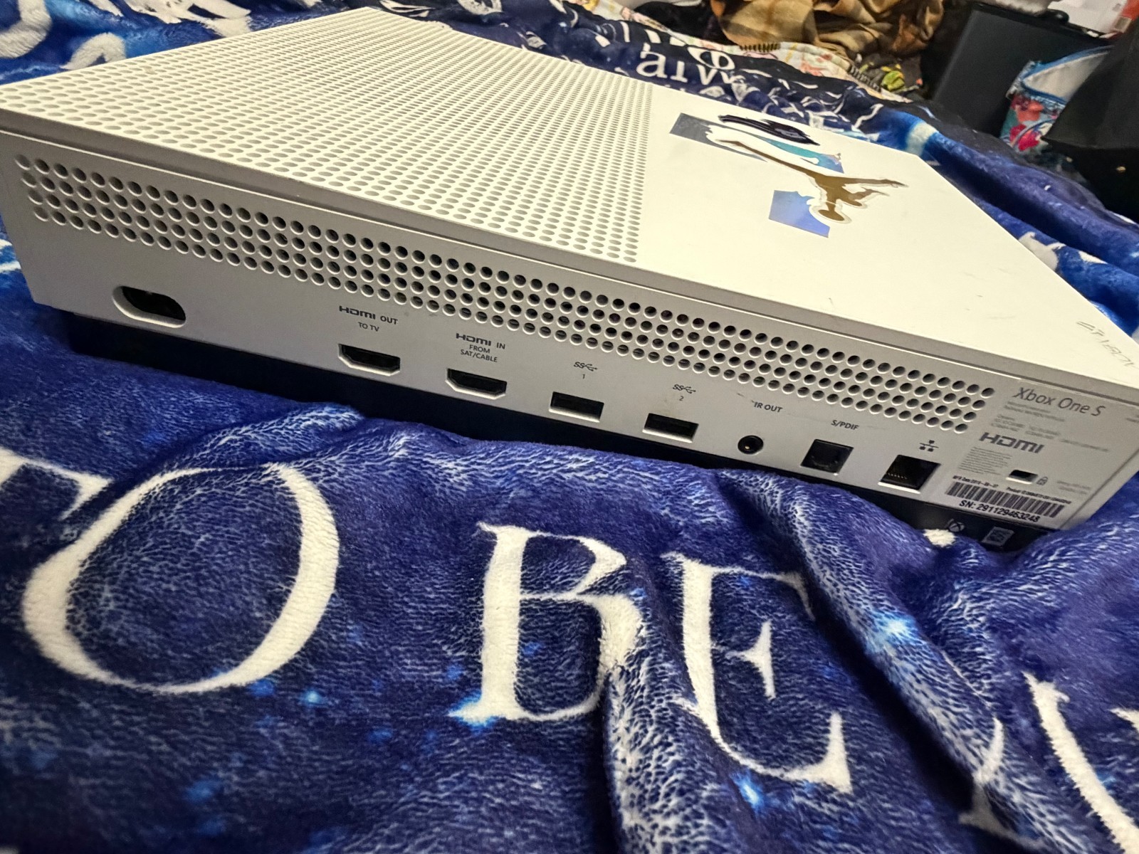 Microsoft Xbox One S 500GB – White / With power cable / Controller not included