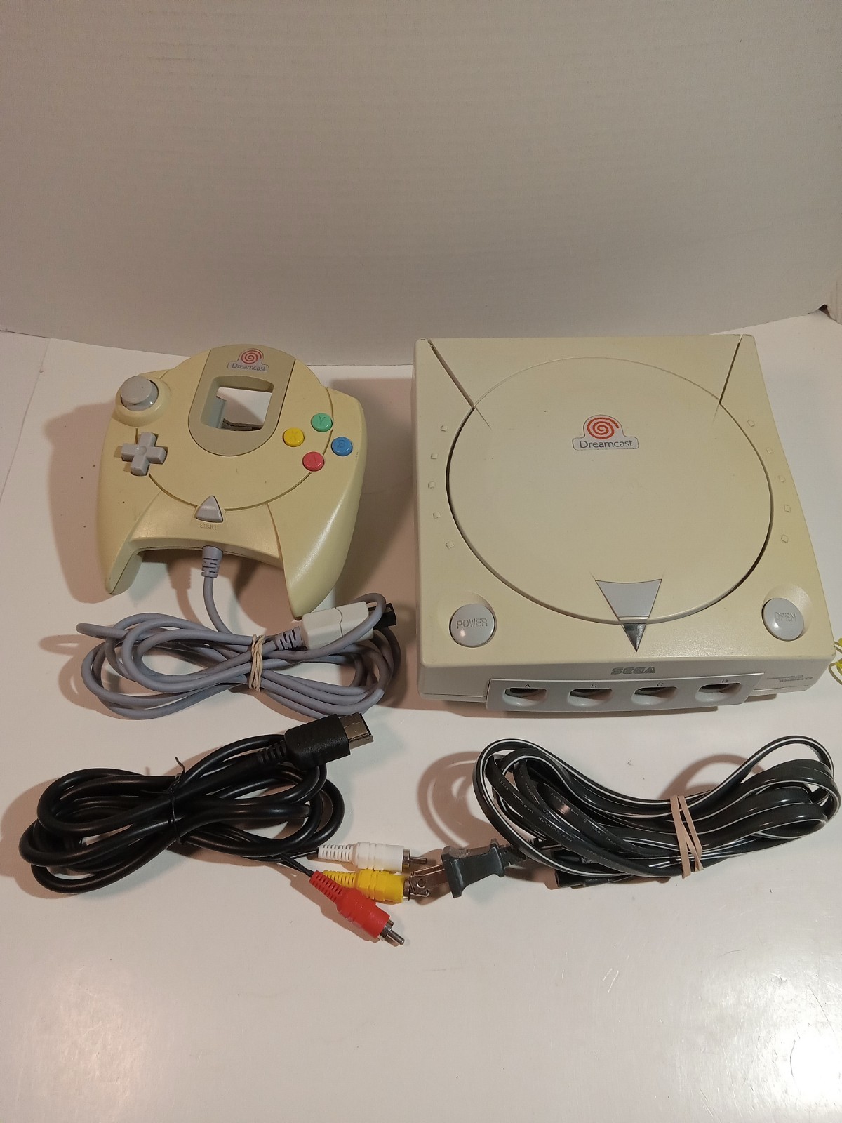 SEGA Dreamcast HKT-3020 Home Console Bundle – (Tested &Working)