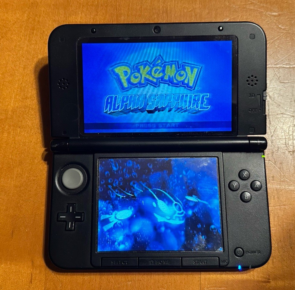 Nintendo 3DS XL Console+ Carrying Case – Game Not Included -Tested – No Charger