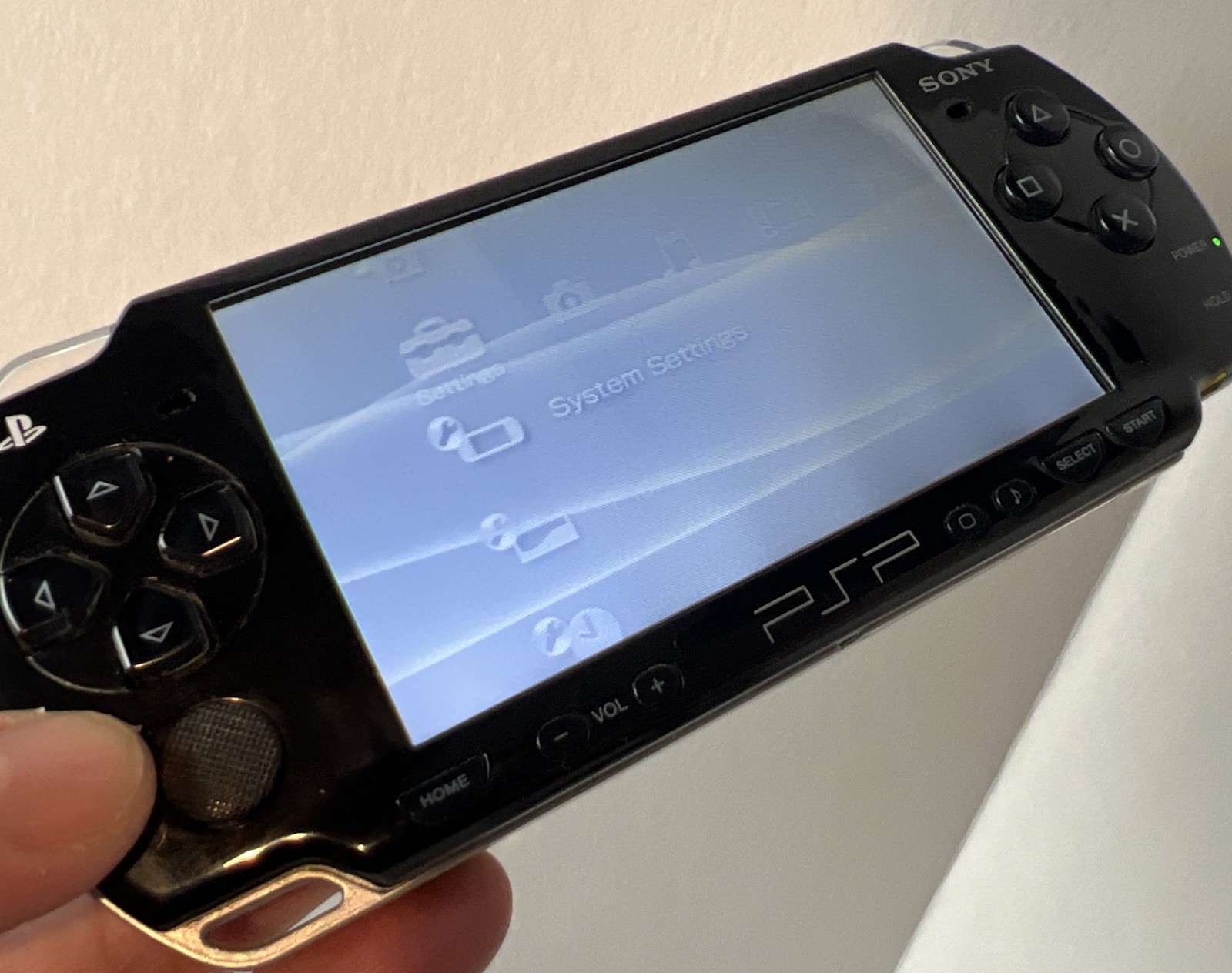 Sony PSP 2001 handheld console -Tested Has Issues Registering Games Parts/repair