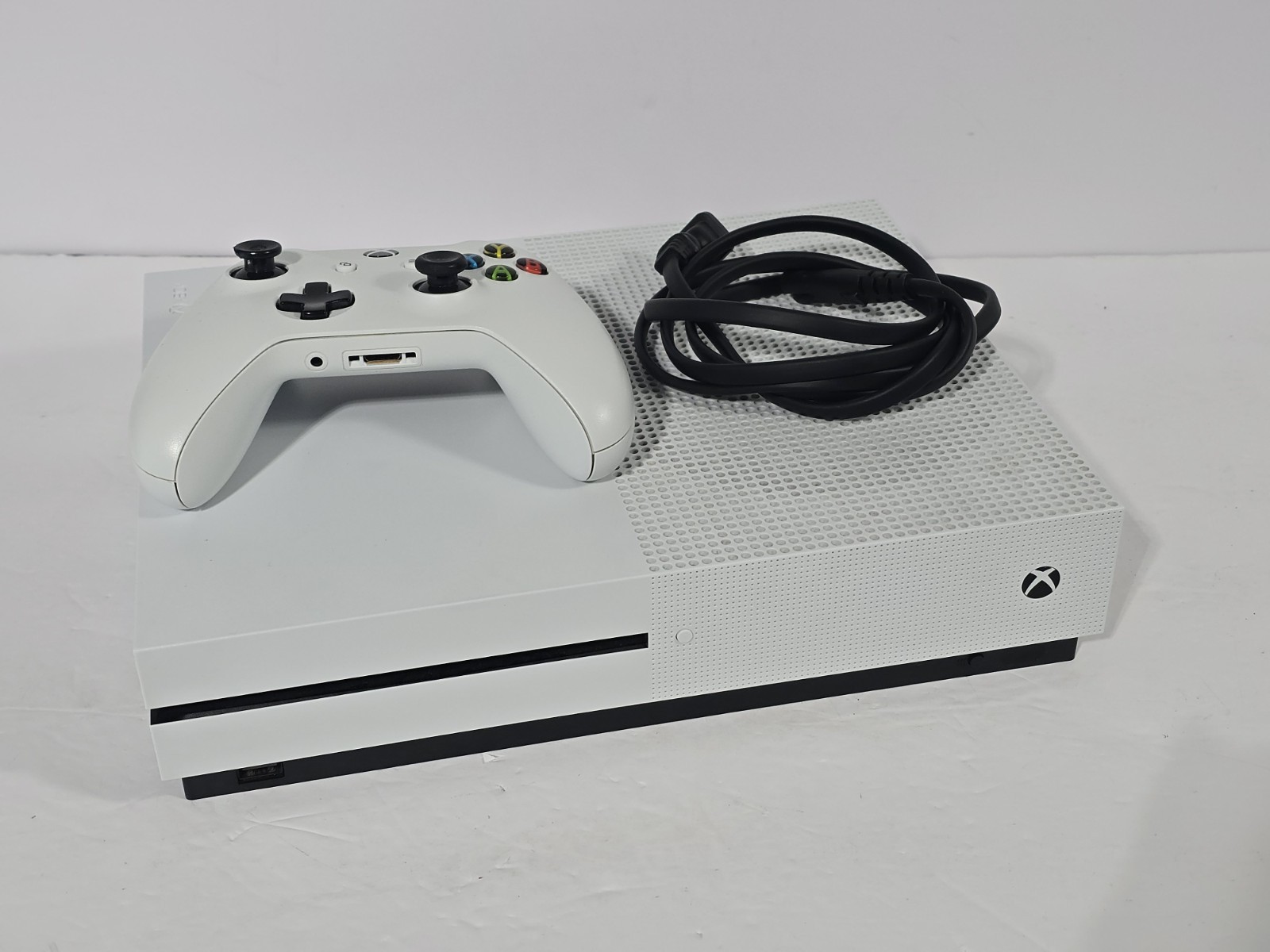 Digital Xbox One S 500GB – w/ Power Cable And Original Controller – Tested
