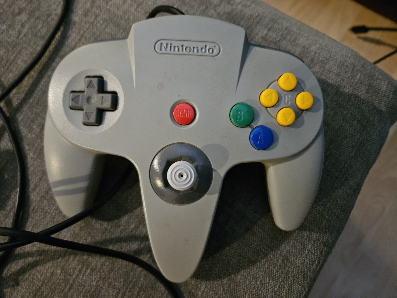 Nintendo 64 N64 Console Bundle 2 Original Controllers, Power And RCA, Tested