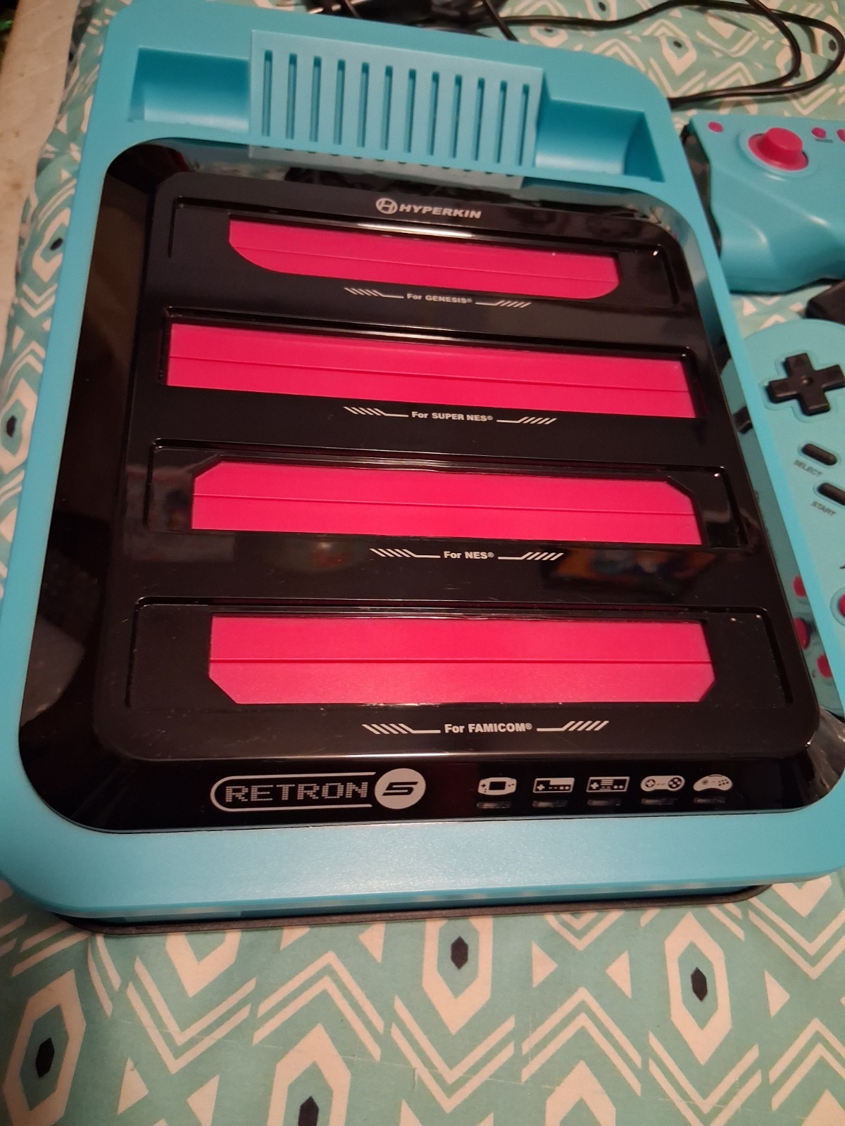 retron 5 hd gaming console Used