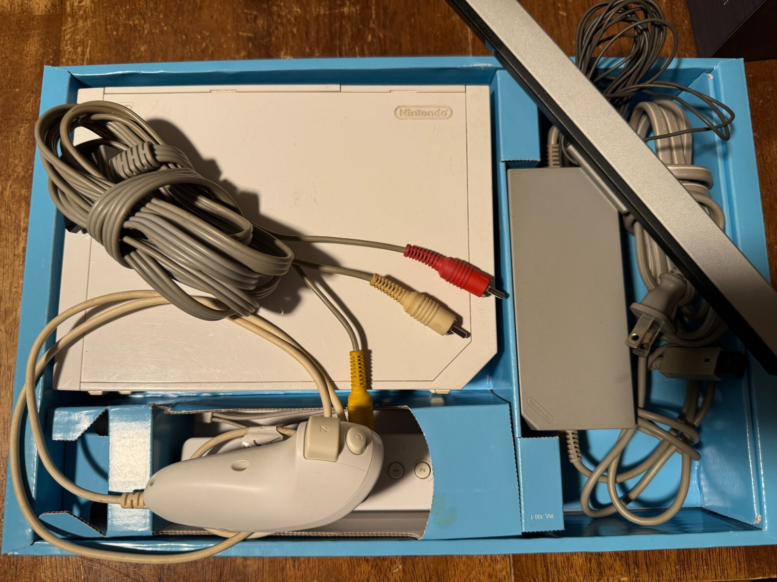 Nintendo Wii Console In Box Bundle RVL-001 Console Tested Backward Compatable