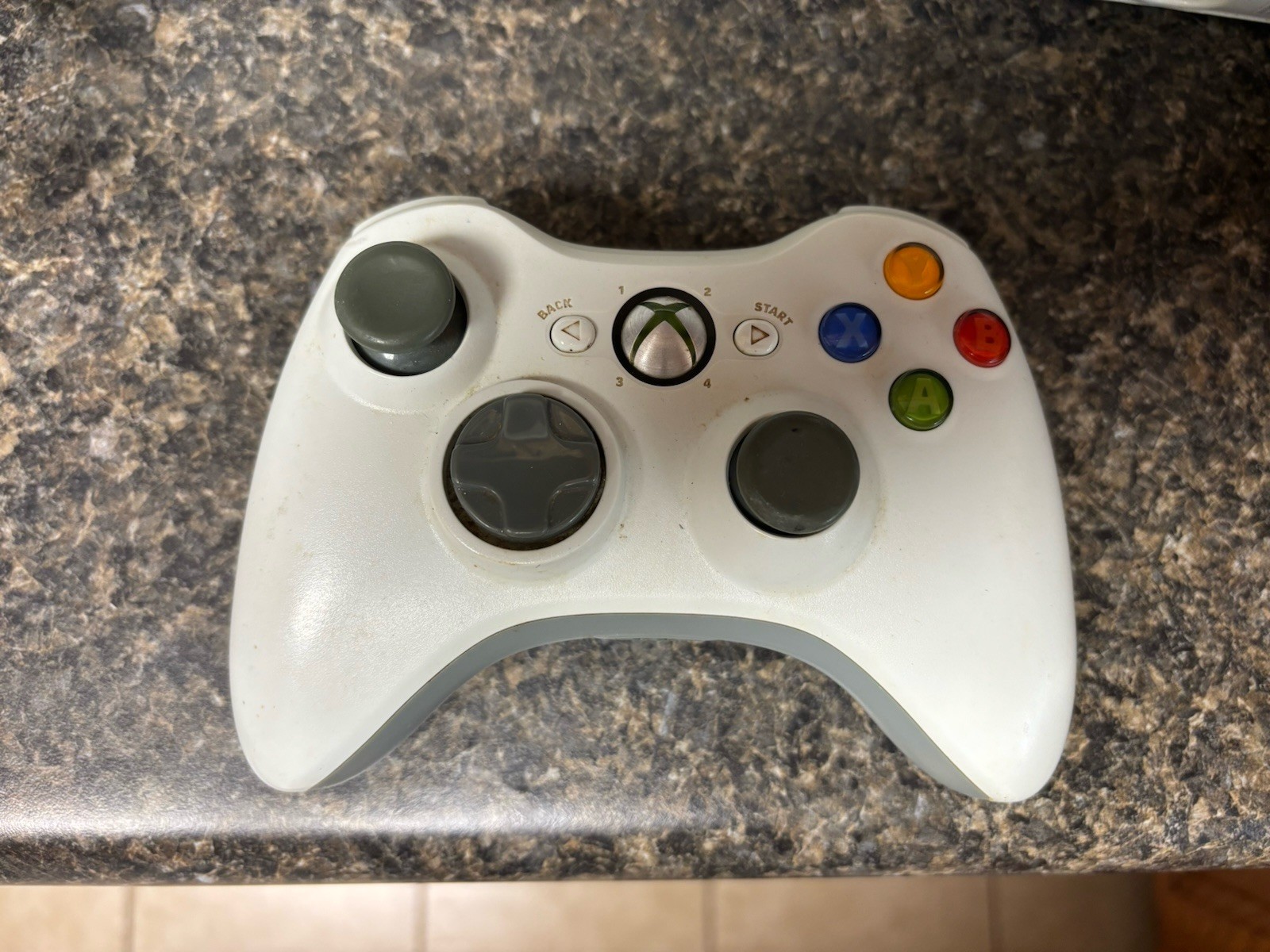 Microsoft Xbox 360 White Console Complete Tested Bundle Control & Cords