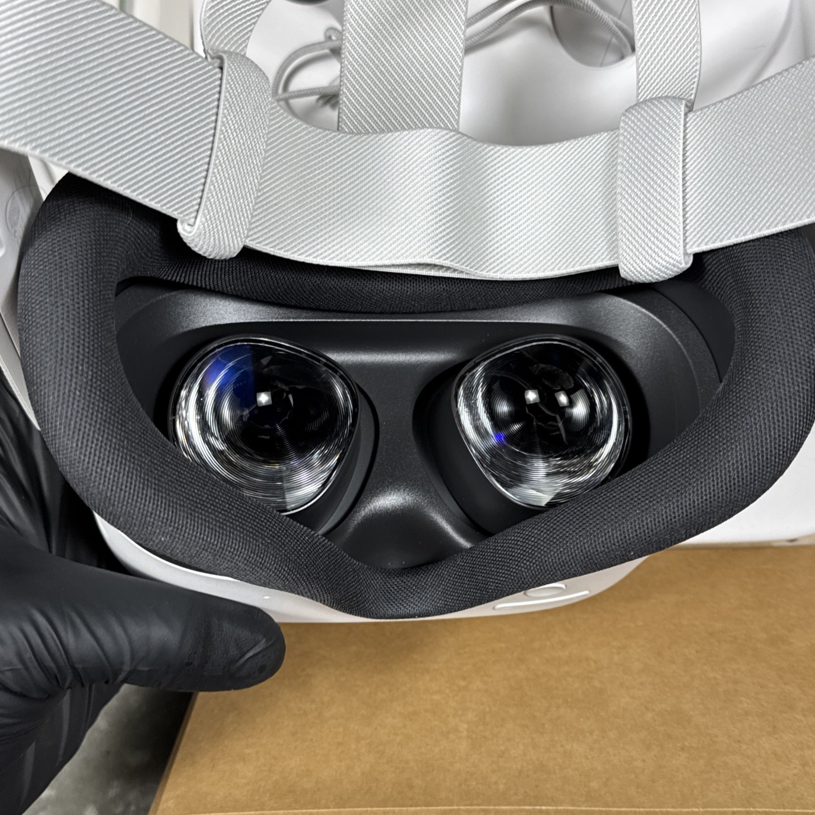 Meta Quest 3S 128GB White VR Headset & Controllers Complete Open Box & Cary Case