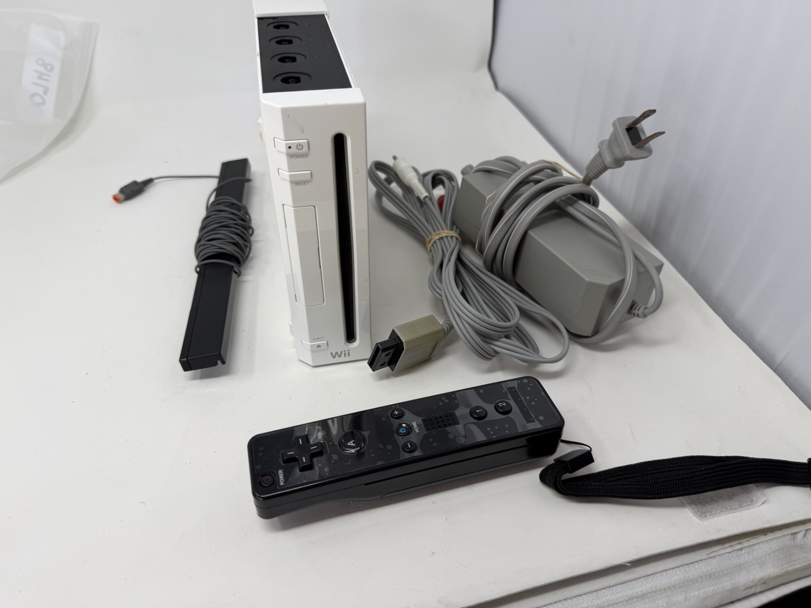 Nintendo Wii White Console Only RVL-001 Gamecube Compatible TESTED