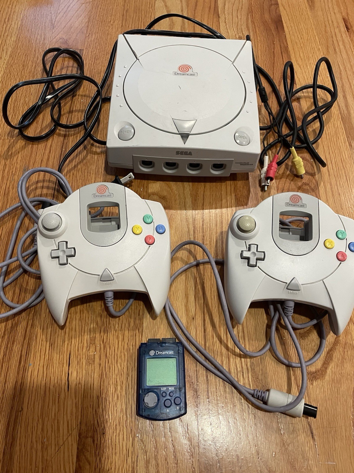 SEGA Dreamcast White Console NTSC-U/C Windows CE w/ 2 Controllers & Cables VMU