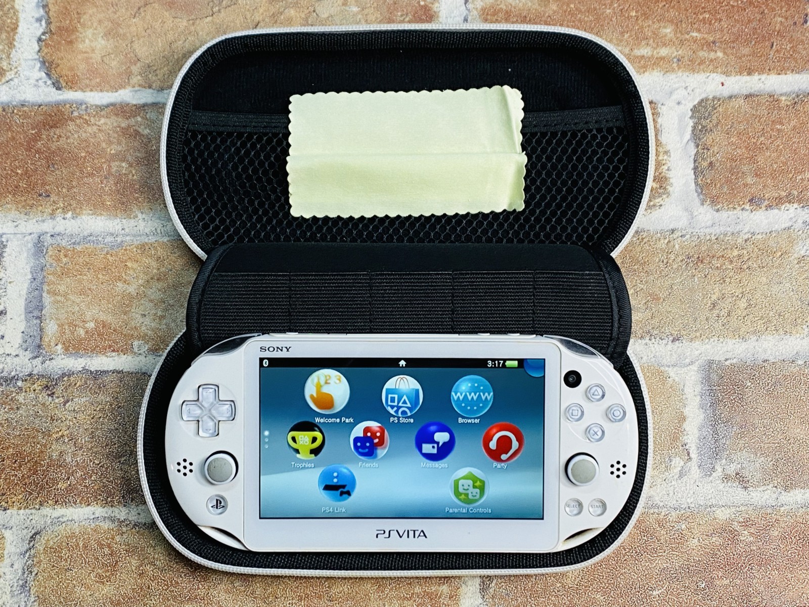 PS Vita Light Blue White PCH-2000 Sony Japan Mobile Case 16GB Charger Ex DDP