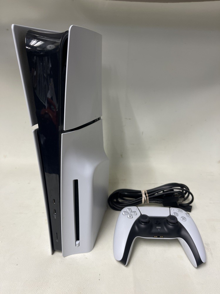 SONY CFI-2015 PLAYSTATION 5 HOME VIDEO GAME CONSOLE W/ CONTROLLER AND CORDS