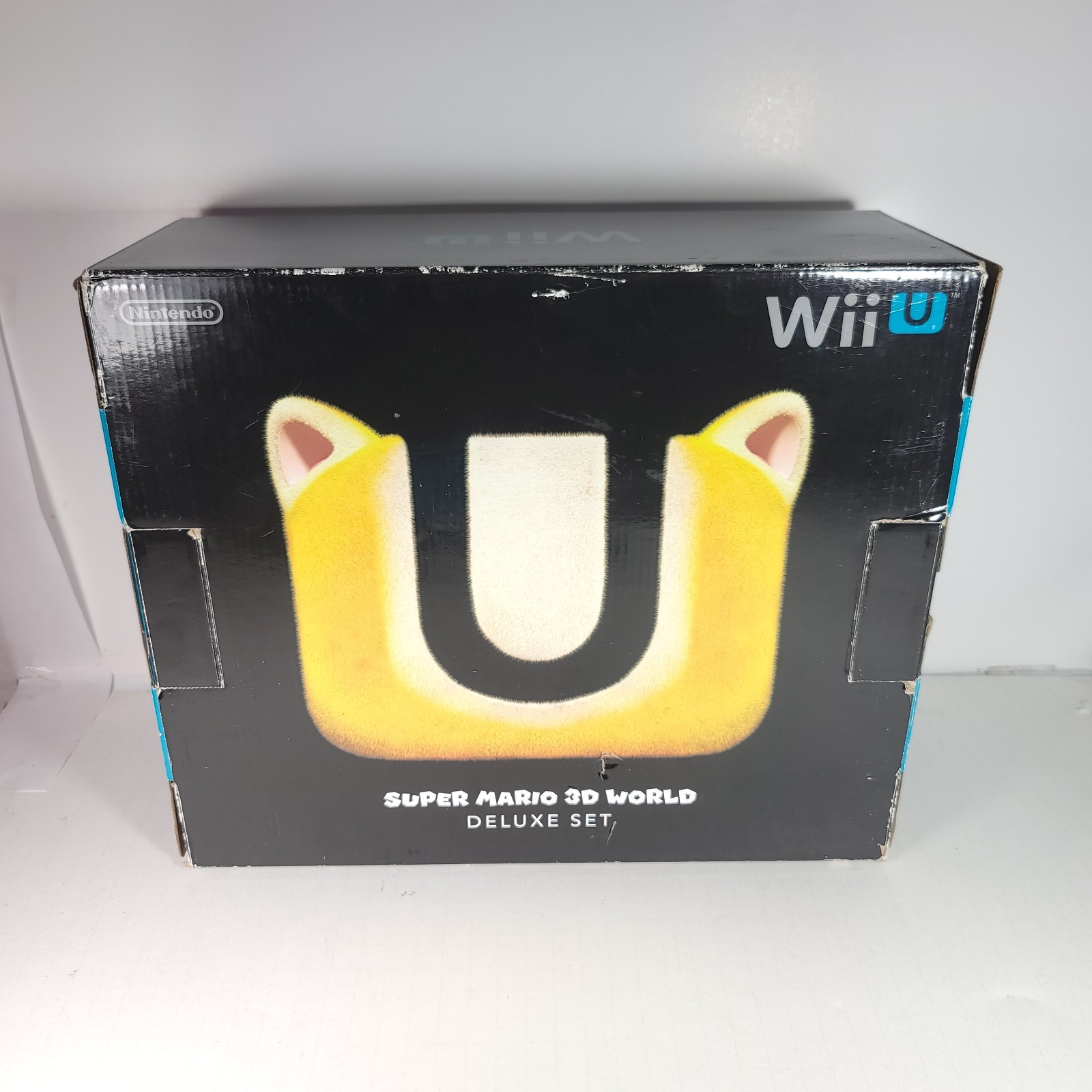 Nintendo Wii U 32GB Super Mario 3D World Deluxe Set CIB Console Bundle Box
